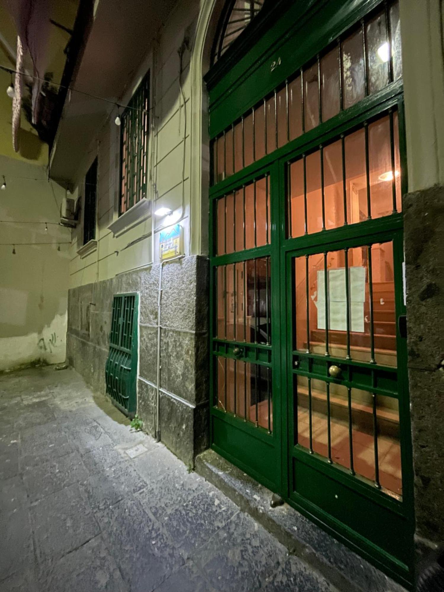Home Sweet Home Inizio Di Spacca Napoli Экстерьер фото